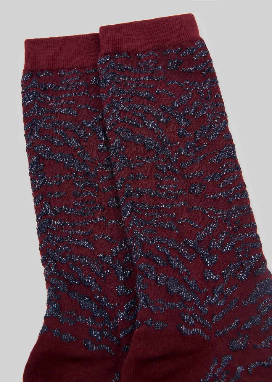 Burgundy and black tiger jacquard-knit mid-length socks