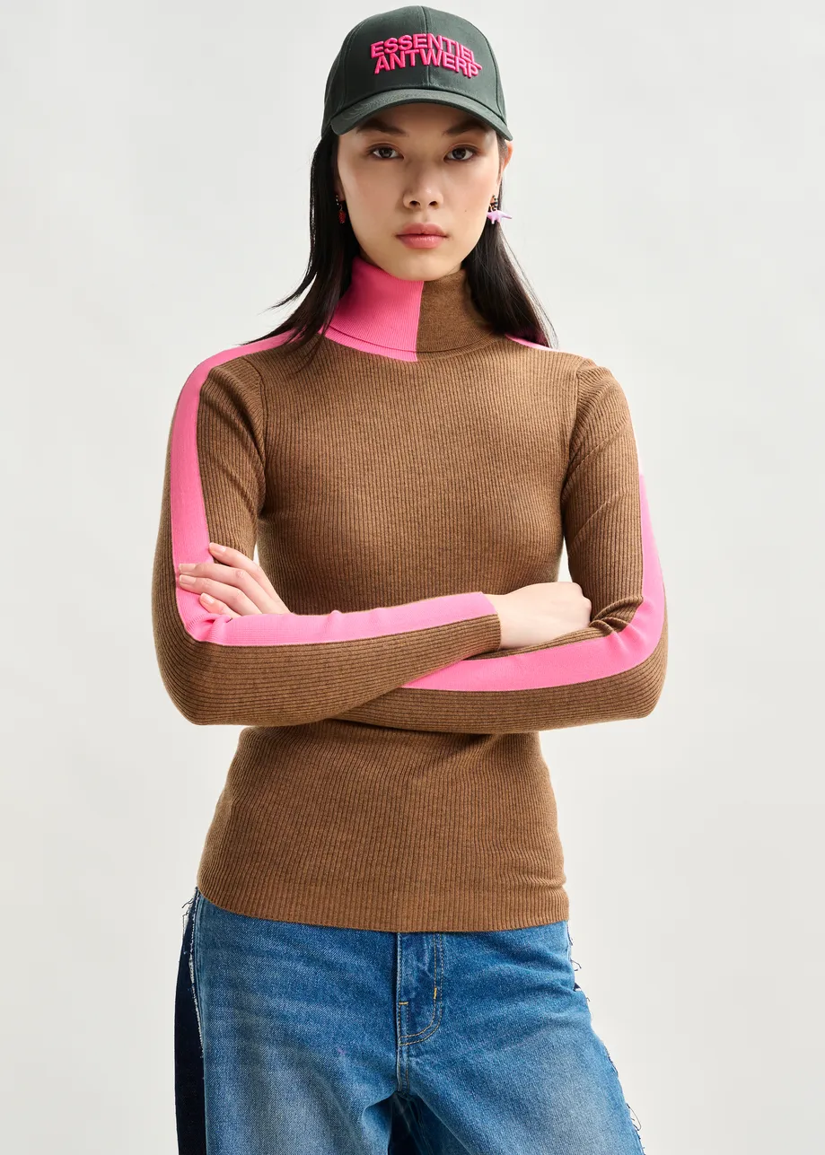 Pull à col roulé brun et rose
