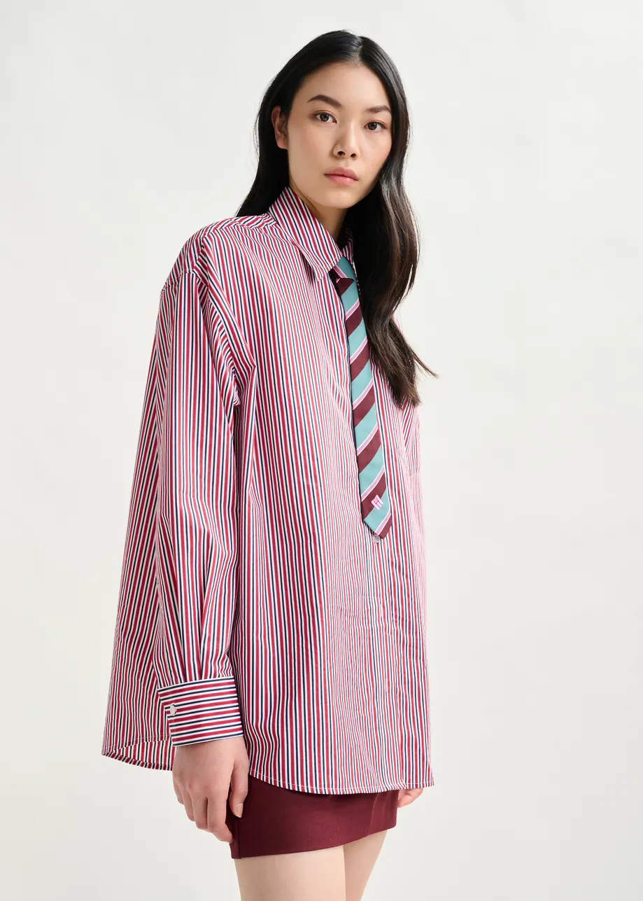 Blue, burgundy and pink striped tie with 'E' logo