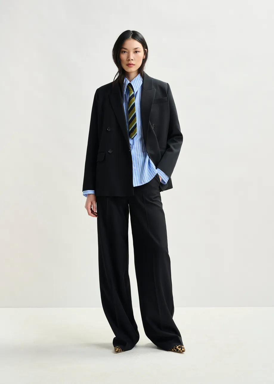 Green, dark blue and light blue striped tie with 'E' logo