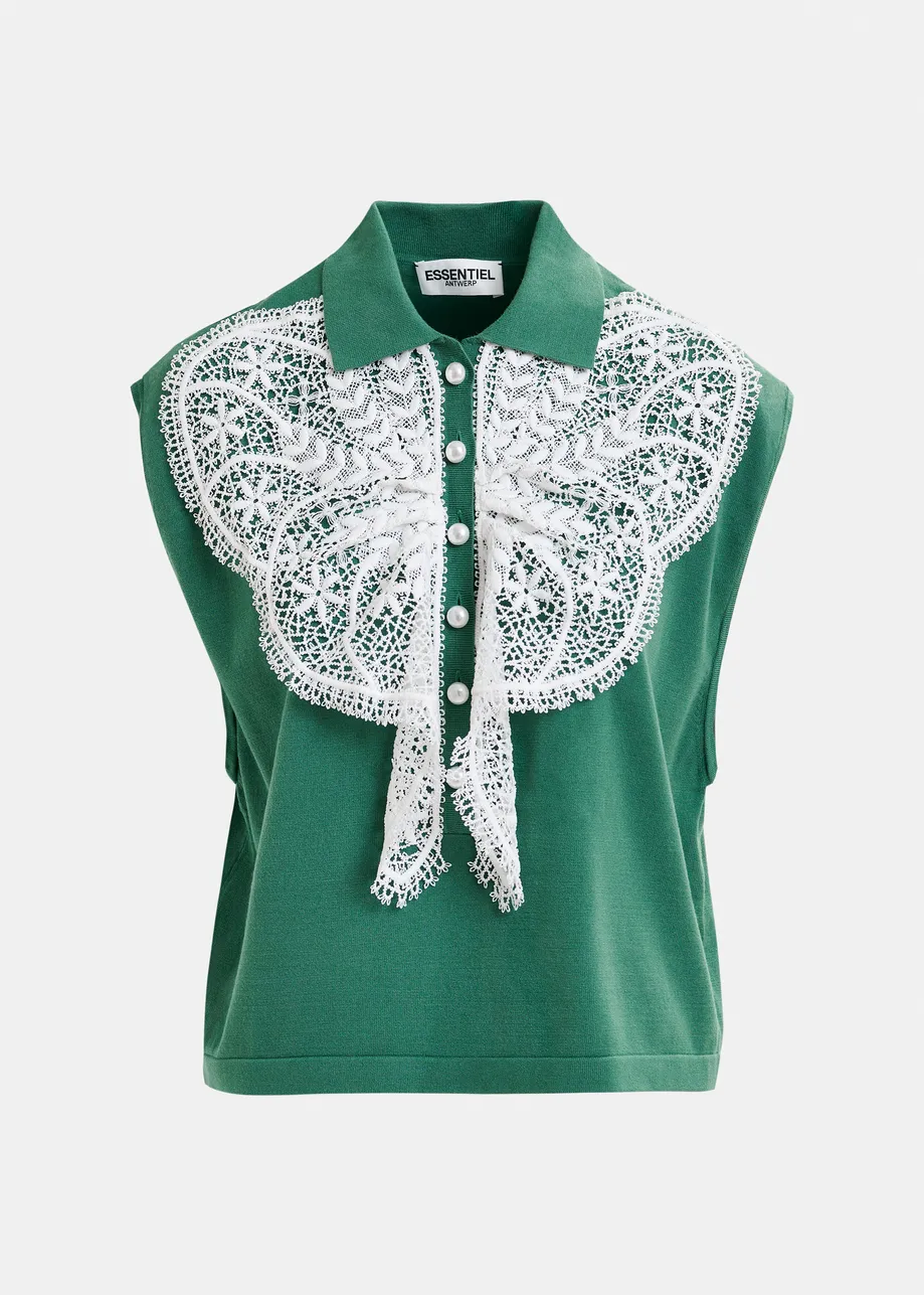 Groene en witte mouwloze polo met kant en parelknopen