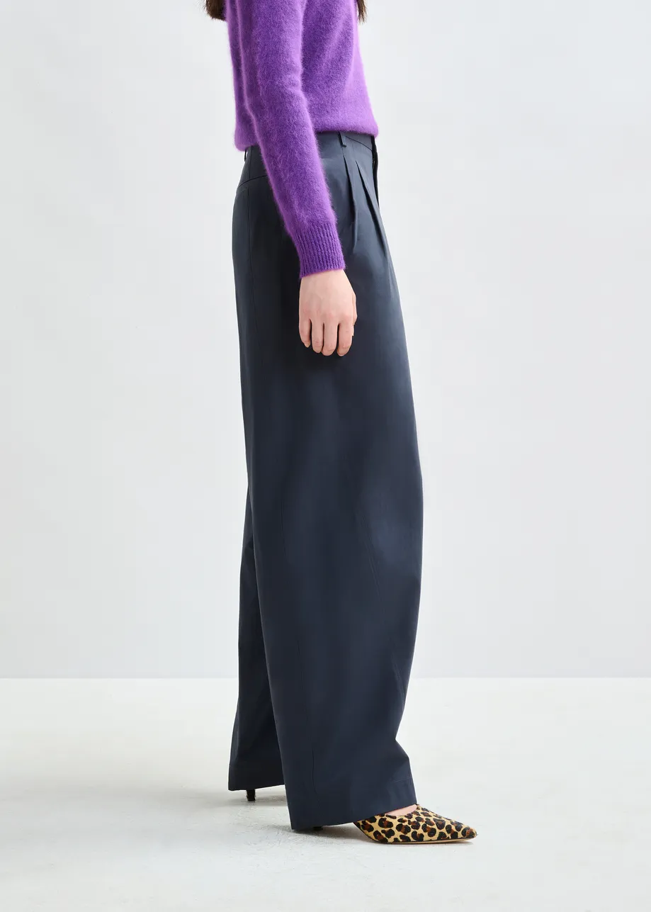 Marineblauwe tapse broek met strasriem