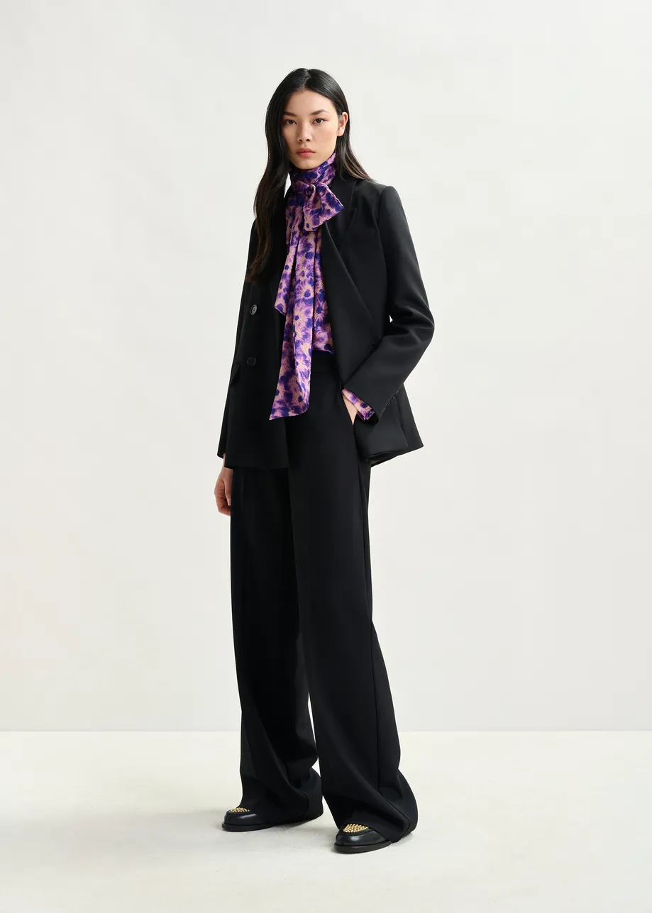 Chemise lavallière en jacquard fleuri rose clair et violette