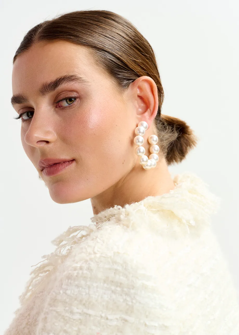 Off-white pearl hoop earrings