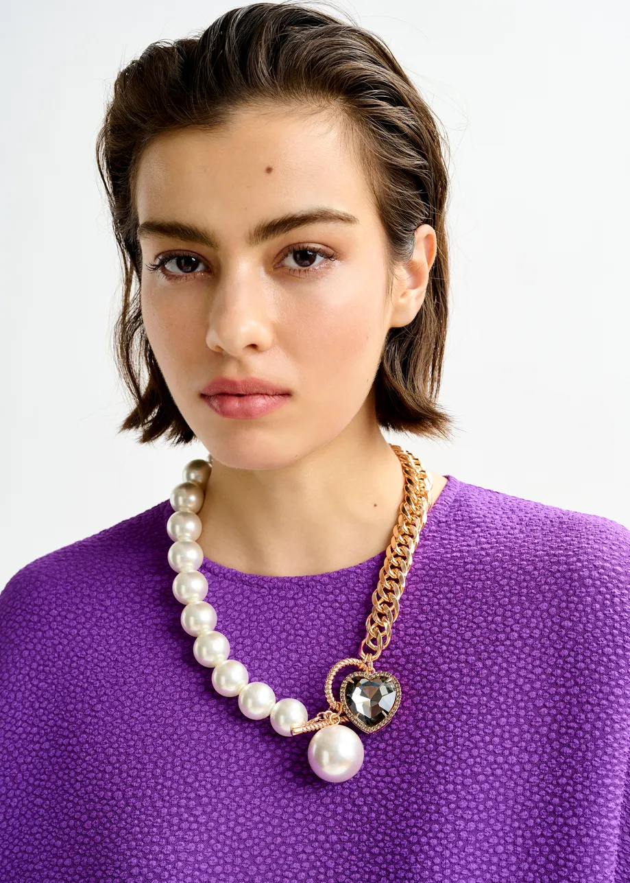 Gold and off-white mixed pearl & chain necklace with heart and pearl charms