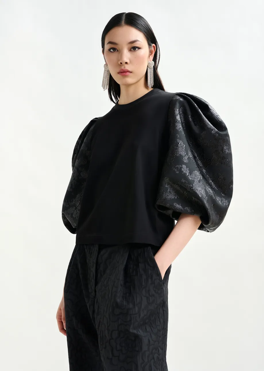 Black jersey T-shirt with voluminous jacquard sleeves
