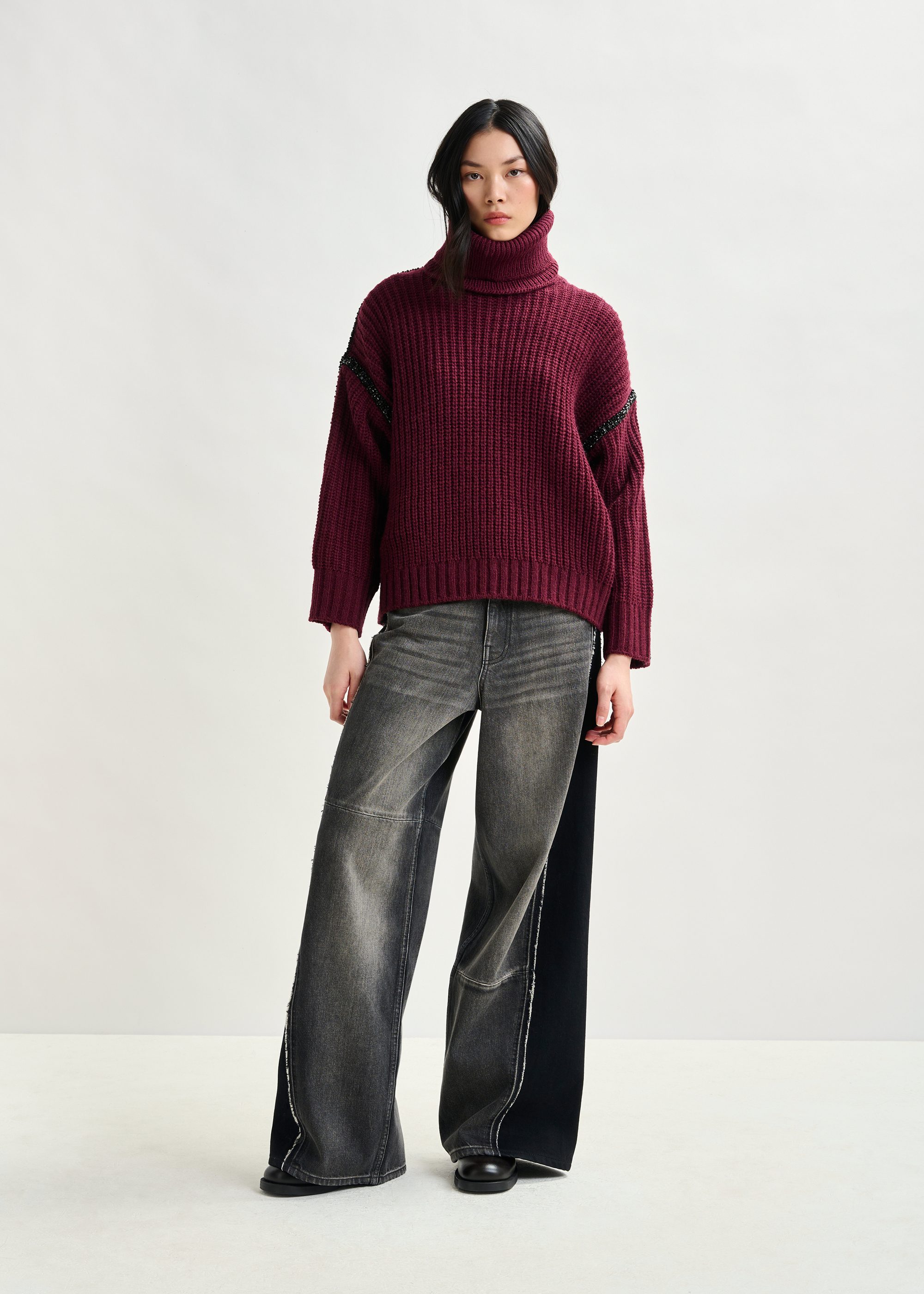 Burgundy wool-blend turtleneck with detachable collar and