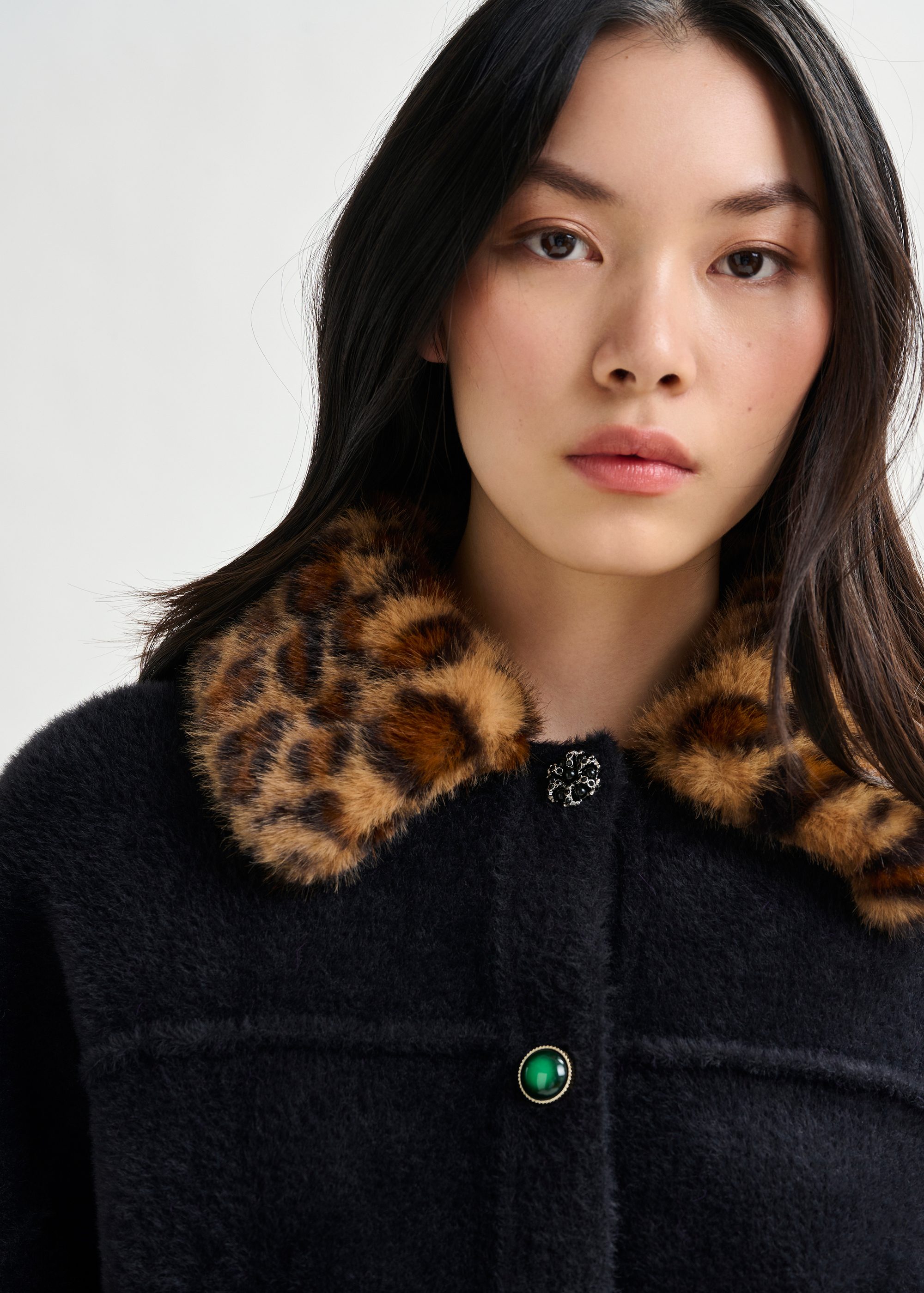 Black cardigan with removable leopard faux fur collar | Essentiel