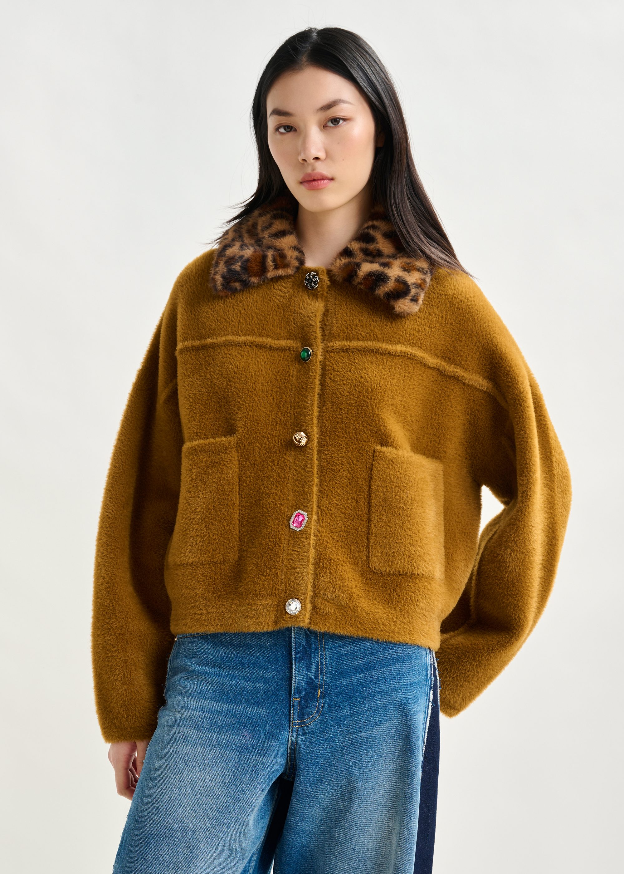 Brown cardigan with removable leopard faux fur collar | Essentiel