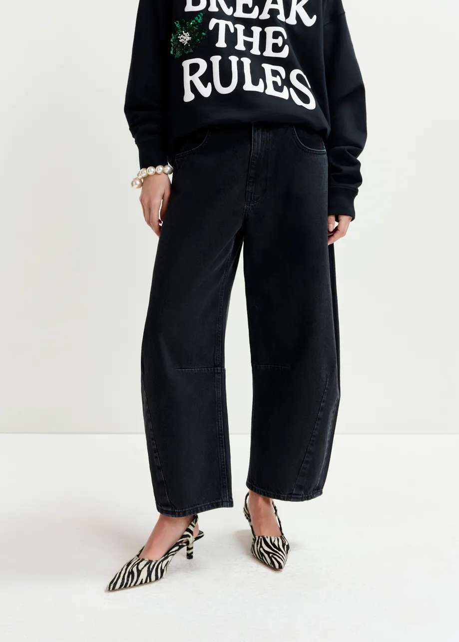 Zwarte biokatoenen cropped jeans met barrel-pijp
