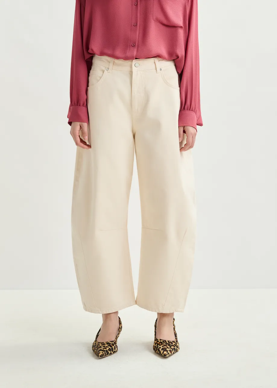 Witte biokatoenen cropped jeans met barrel-pijp
