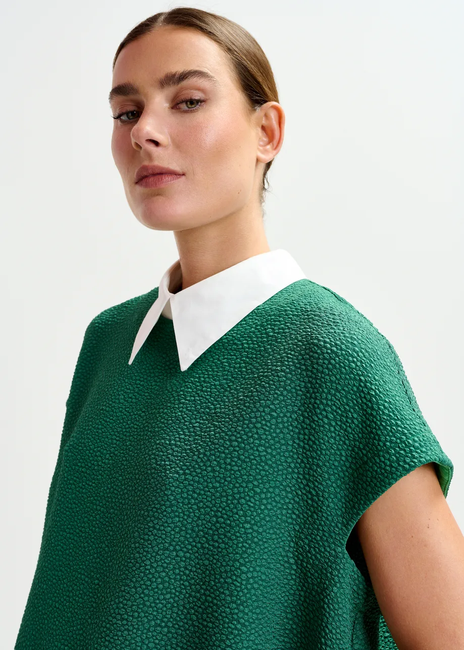 Green textured top with removable collar
