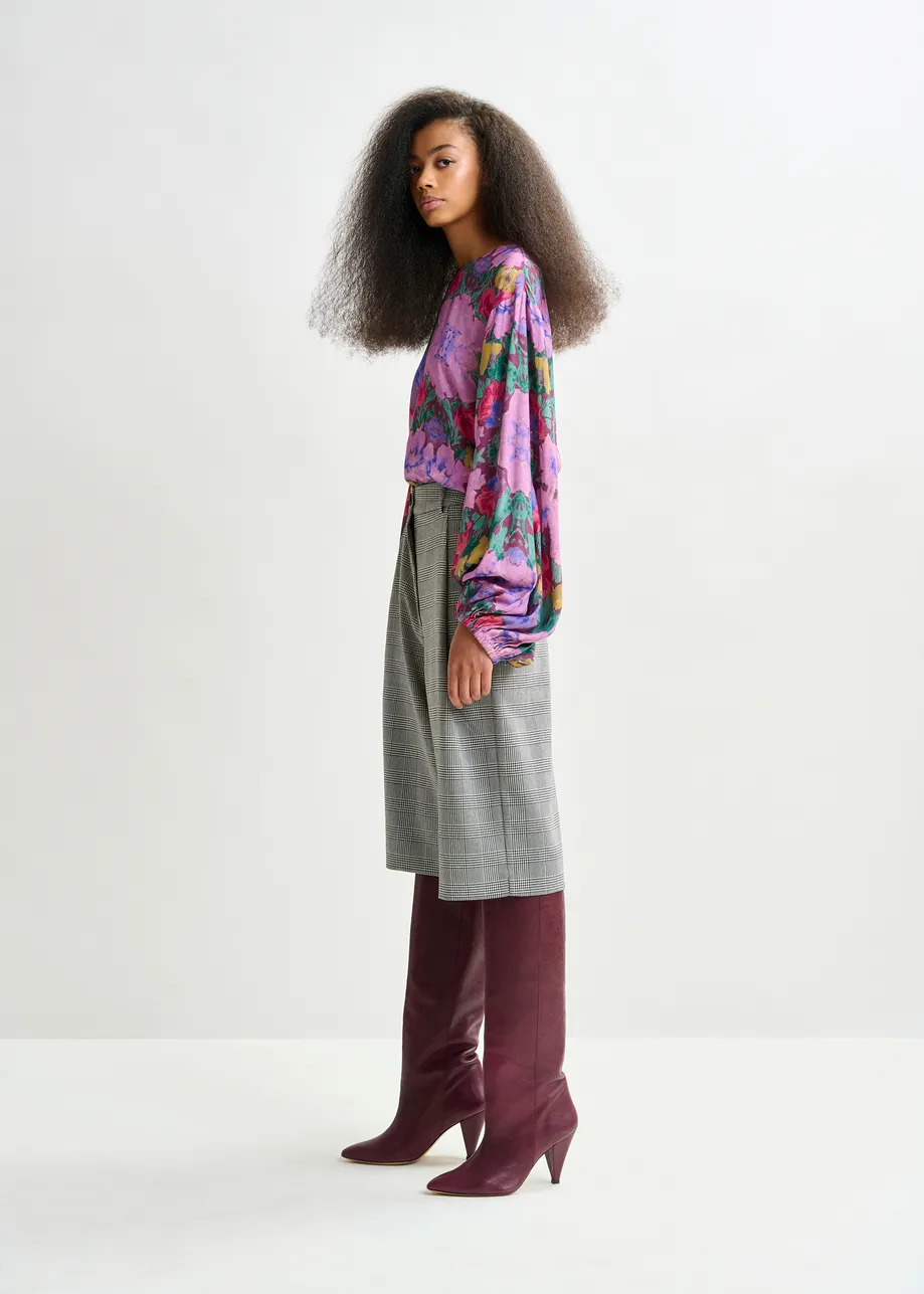 Checked grey and black pleated wide-leg bermuda pants