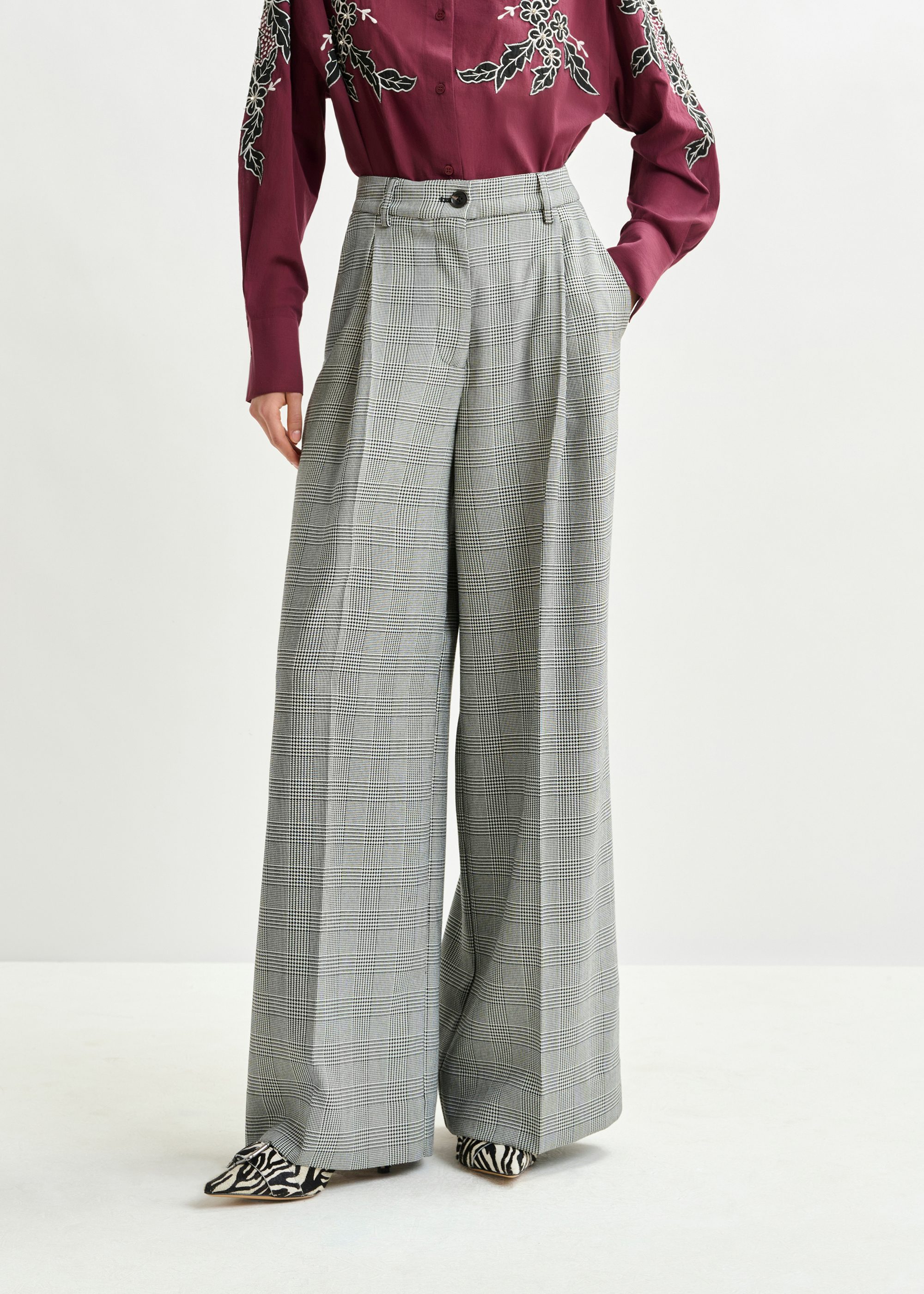 Pants & shorts | Essentiel Antwerp United States