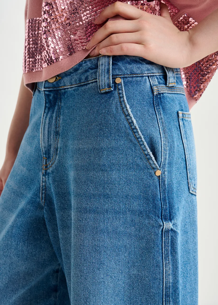 Bermuda pants with rolled hem