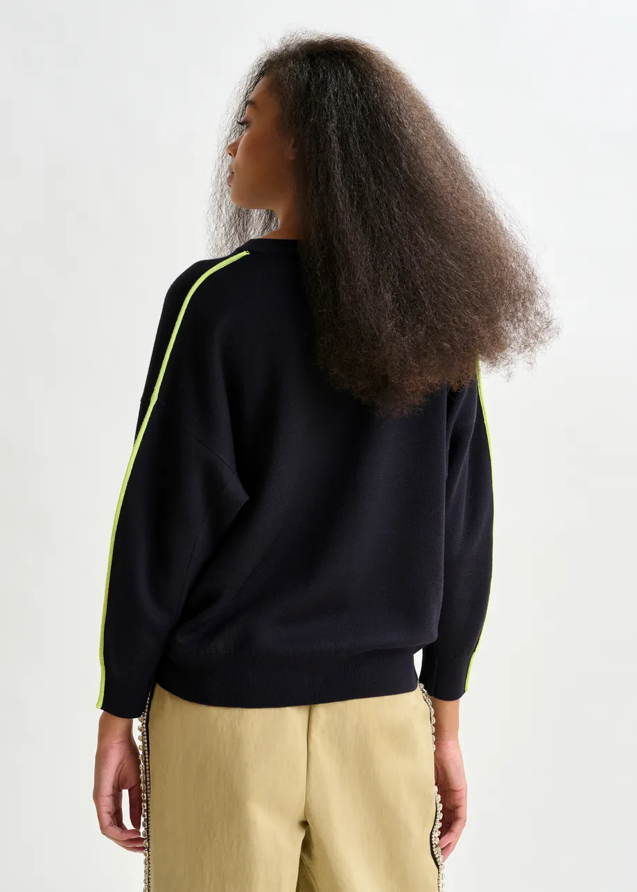 Navy and green knitted sweater with fitted waist