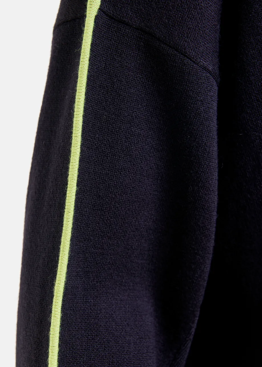 Navy and green knitted sweater with fitted waist