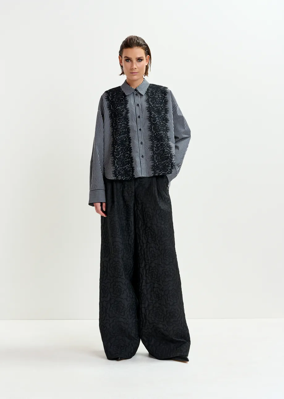 Chemise oversize à rayures et dentelle noire et blanche