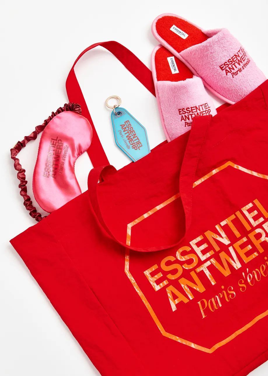 ﻿Paris s'éveille - kit di necessità nei colori rosso, rosa e blu