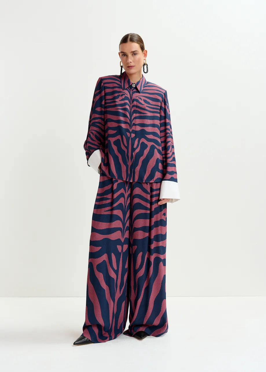 Dark pink and navy zebra-jacquard shirt with rhinestone-encrushed button