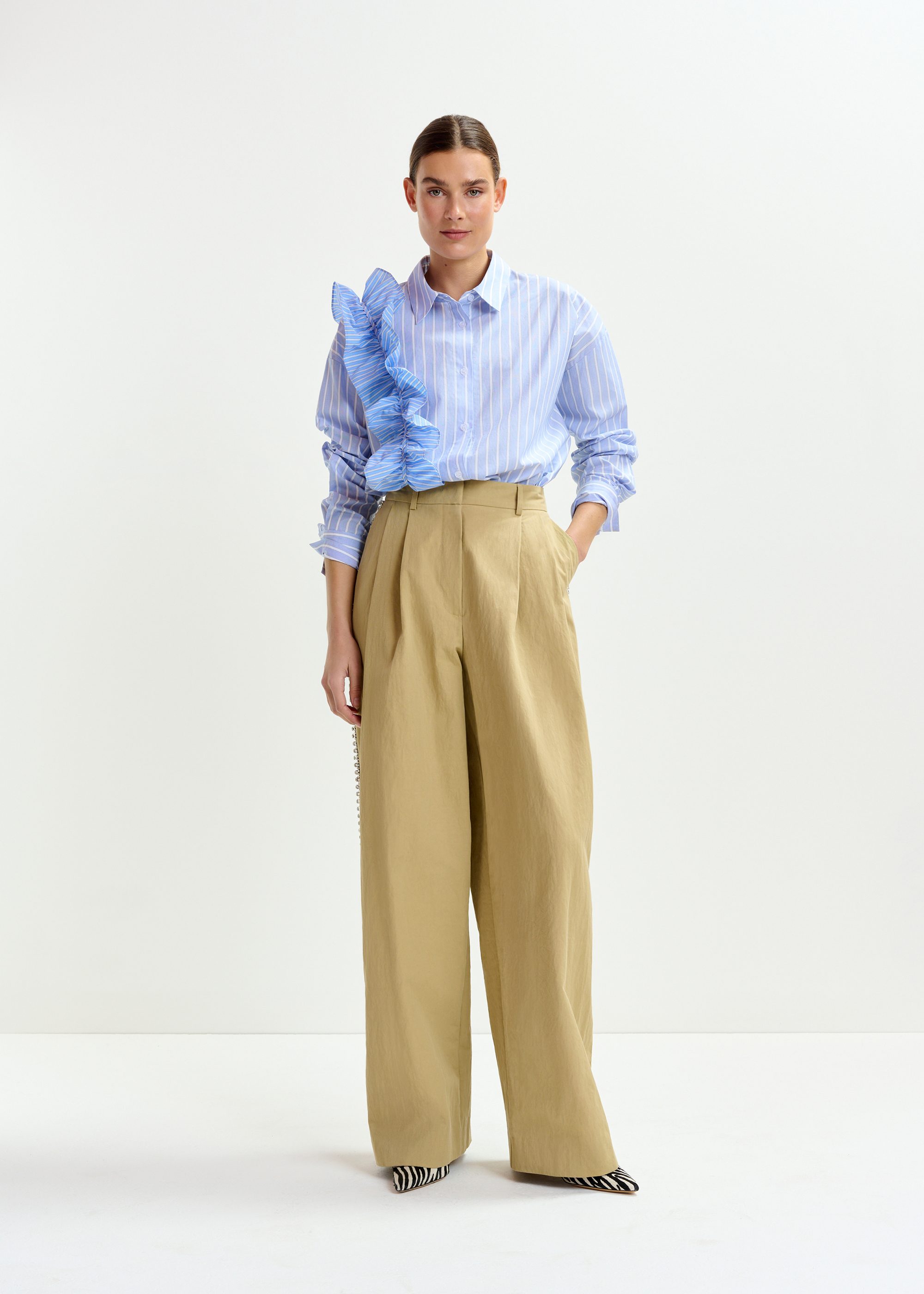 パンツ ESSENTIEL ANTWERP Women Pants HERBH1SC Beige Beige rhinestone-trimmed pleated wide-leg pants | Essentiel