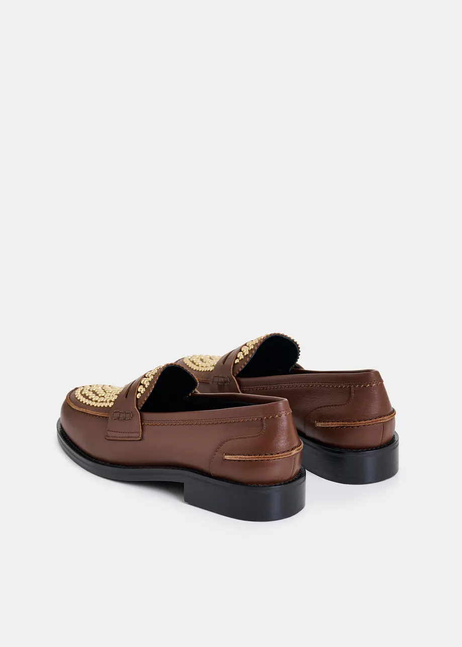Bruine leren loafers met gouden studs