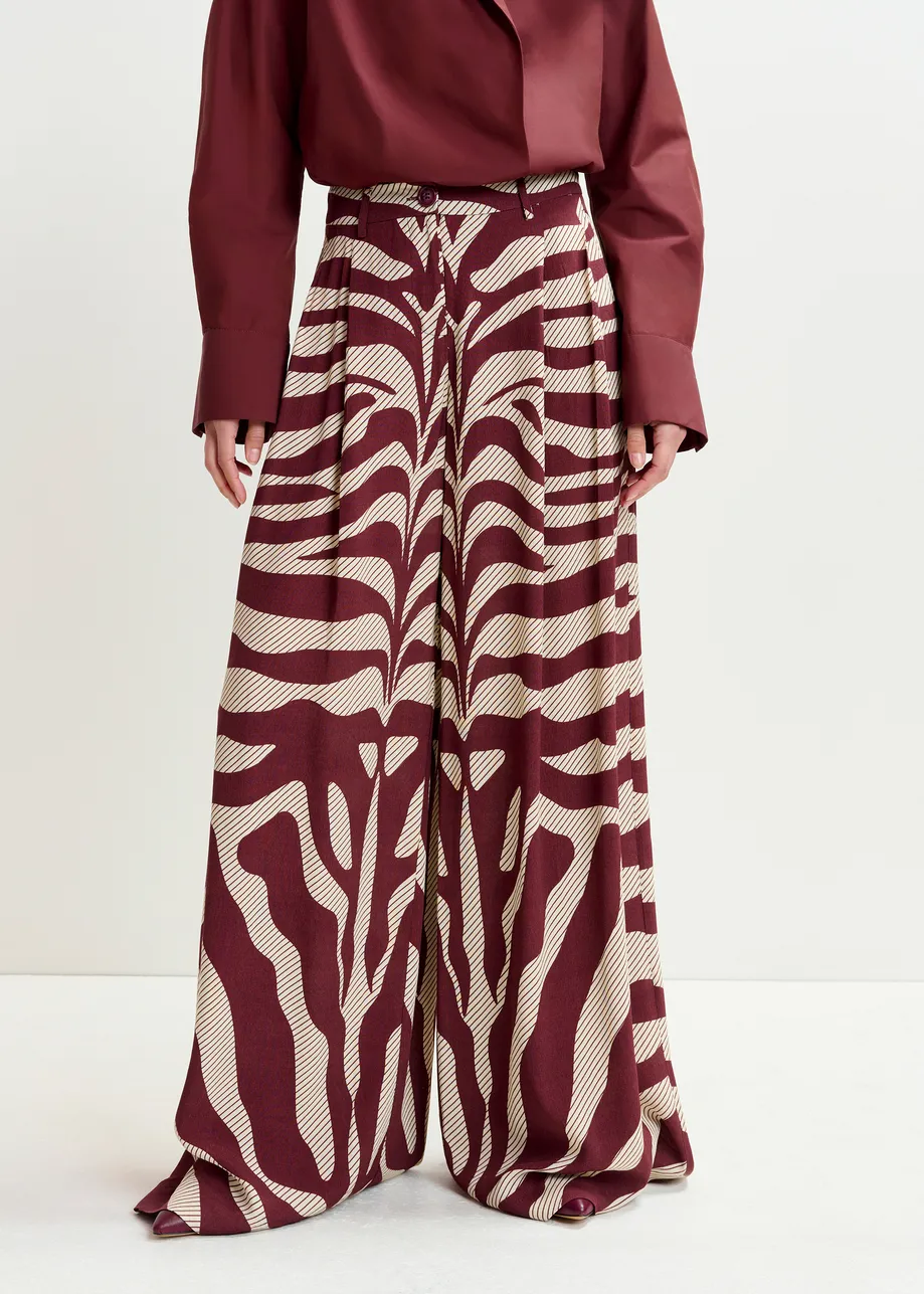 Pantalon large à imprimé zèbre blanc cassé et bordeaux