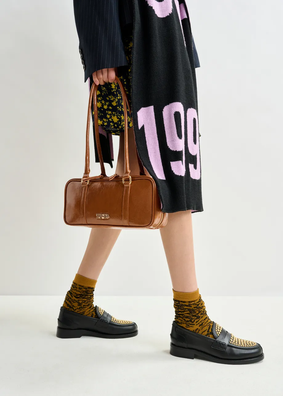 Brown glossy shoulder baguette bag