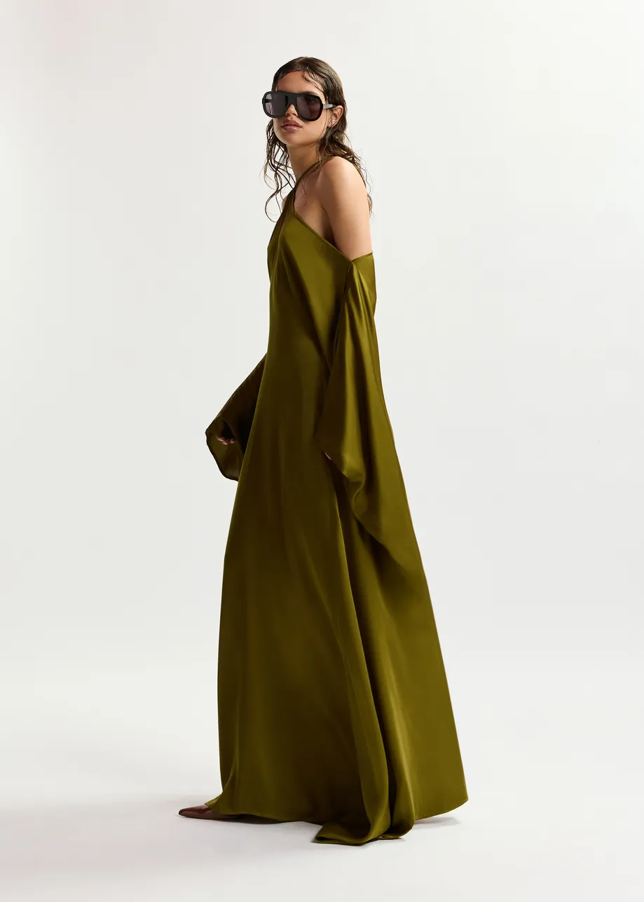 Abito lungo verde oliva con scollo all'americana e fianchi a cascata