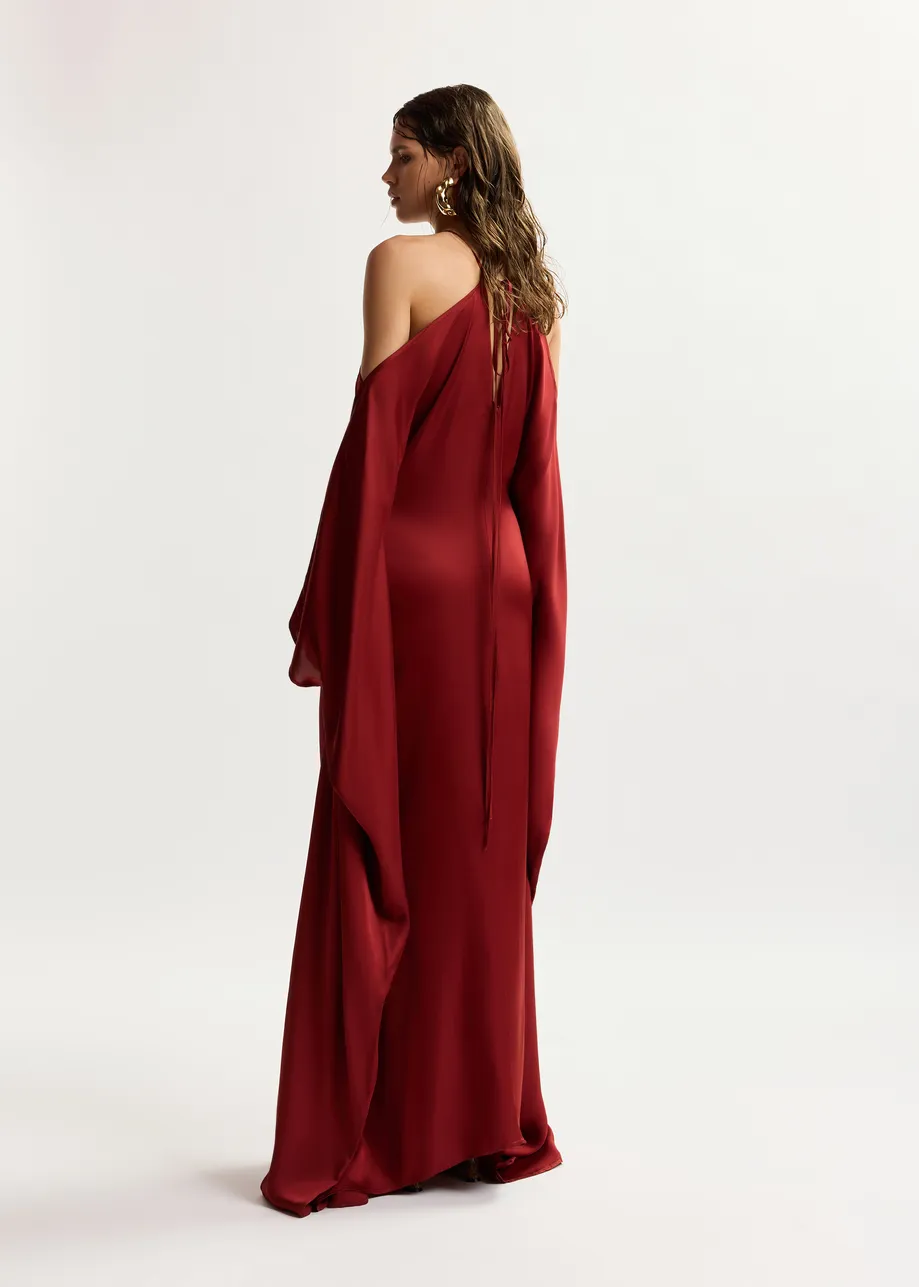 Abito lungo bordeaux con scollo all'americana e fianchi a cascata