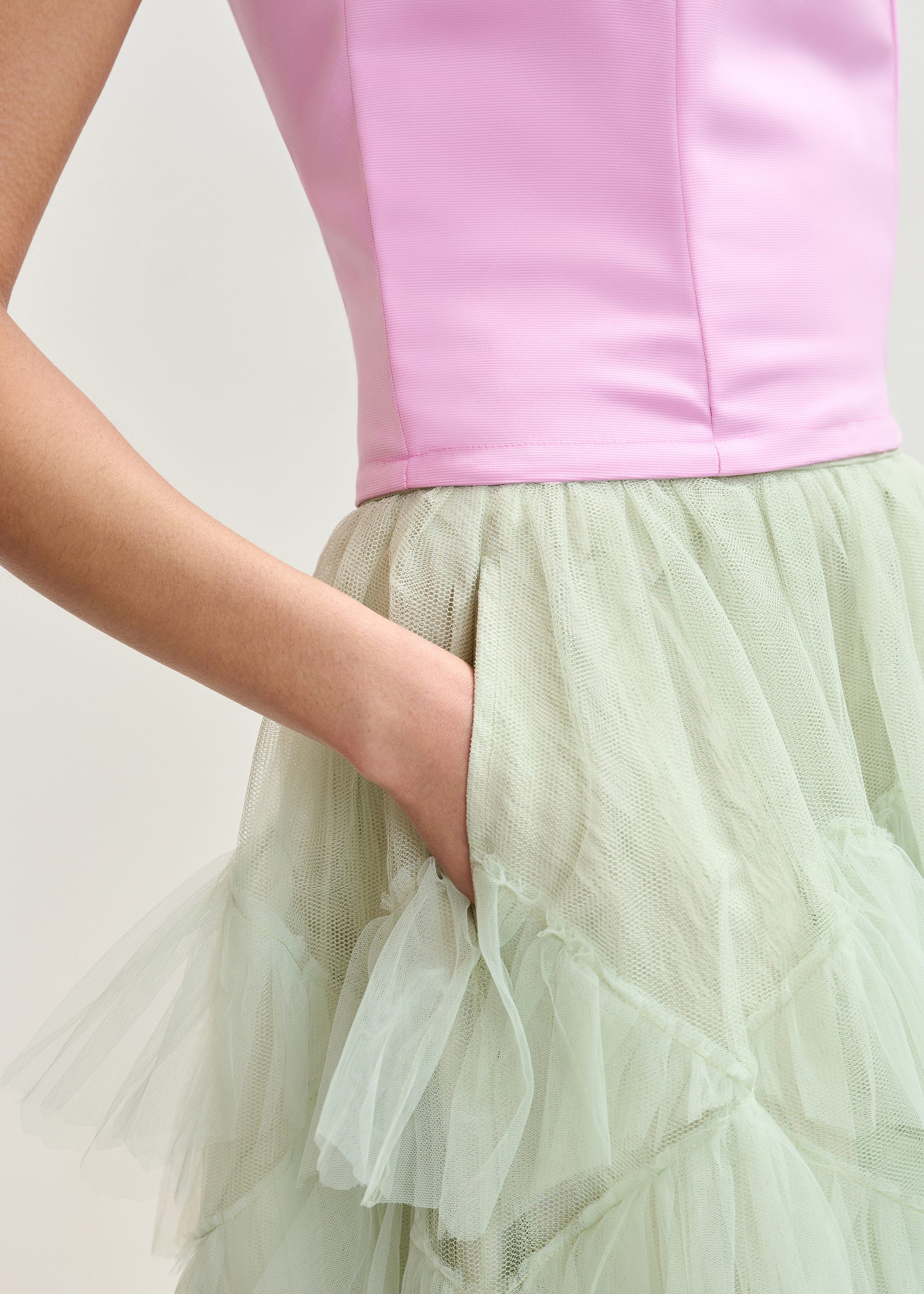 Light green asymmetrical tiered tulle midi skirt | Essentiel