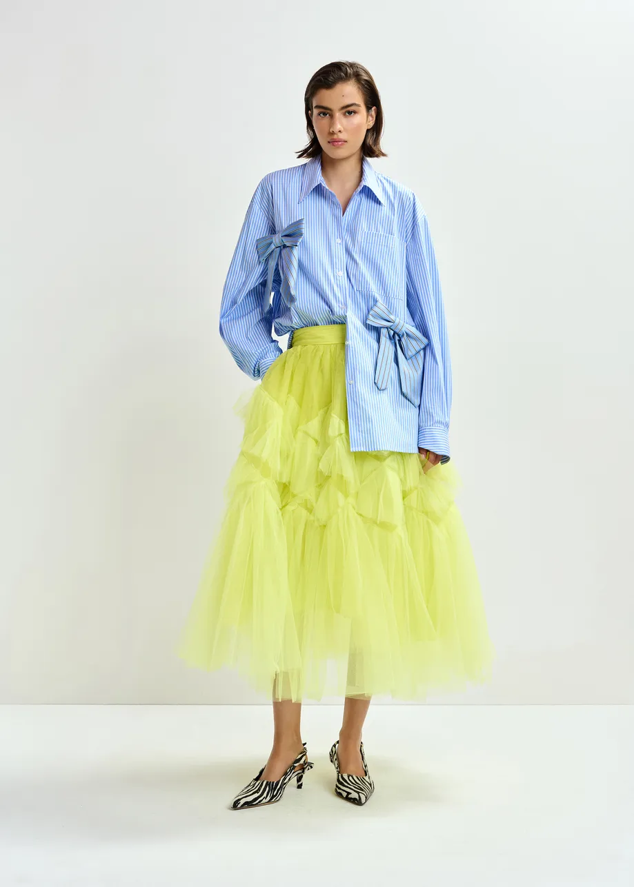 Gele asymmetrische midirok van gelaagde tule