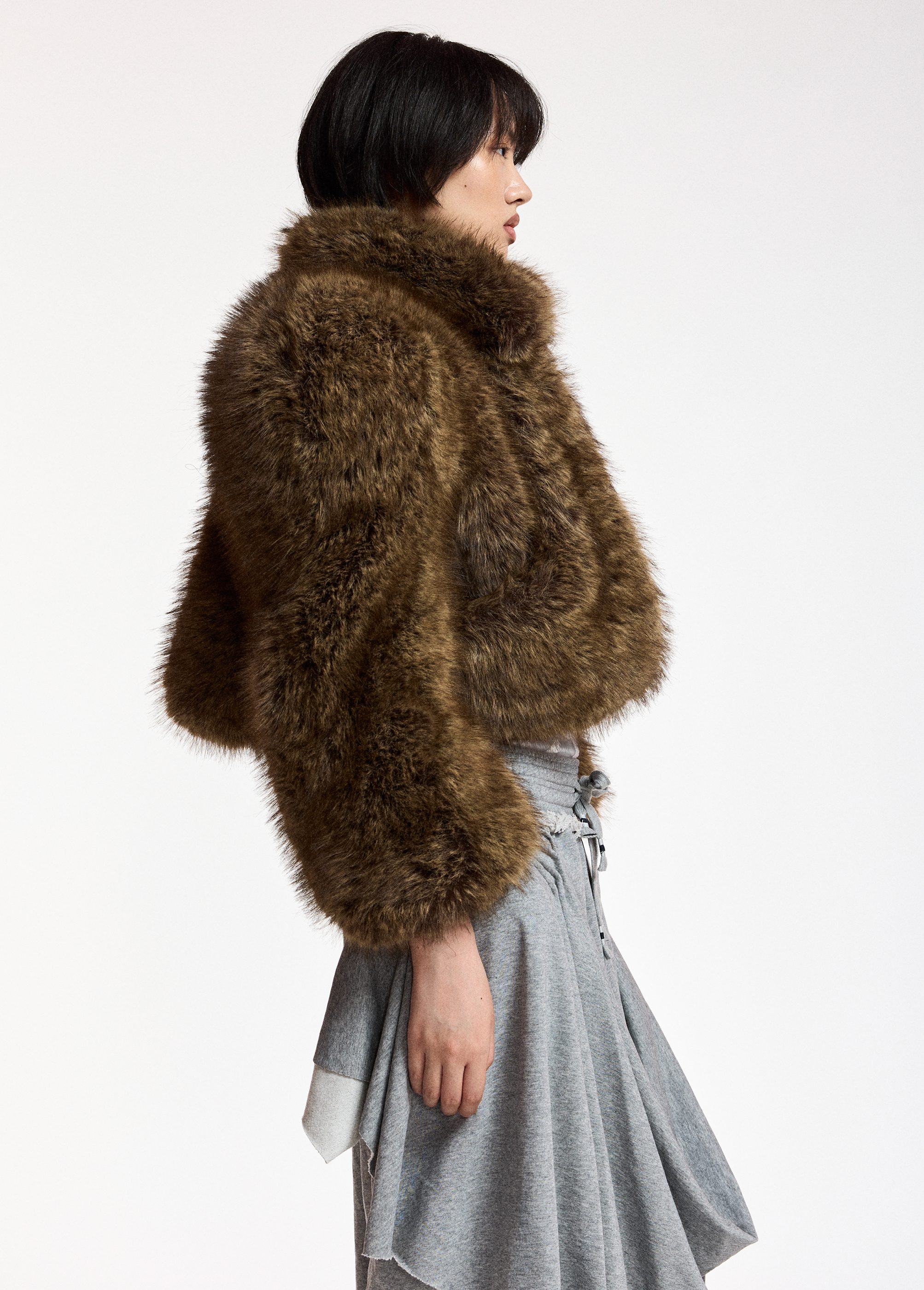 marte FurDocking Zip Top ブラウンブルゾン Brown cropped faux-fur jacket with sculpted raglan sleeves
