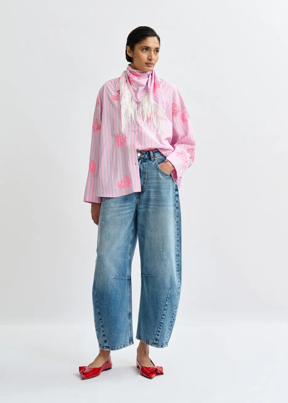 Roze katoenen overhemd met blauwe pinstripes en borduurwerk