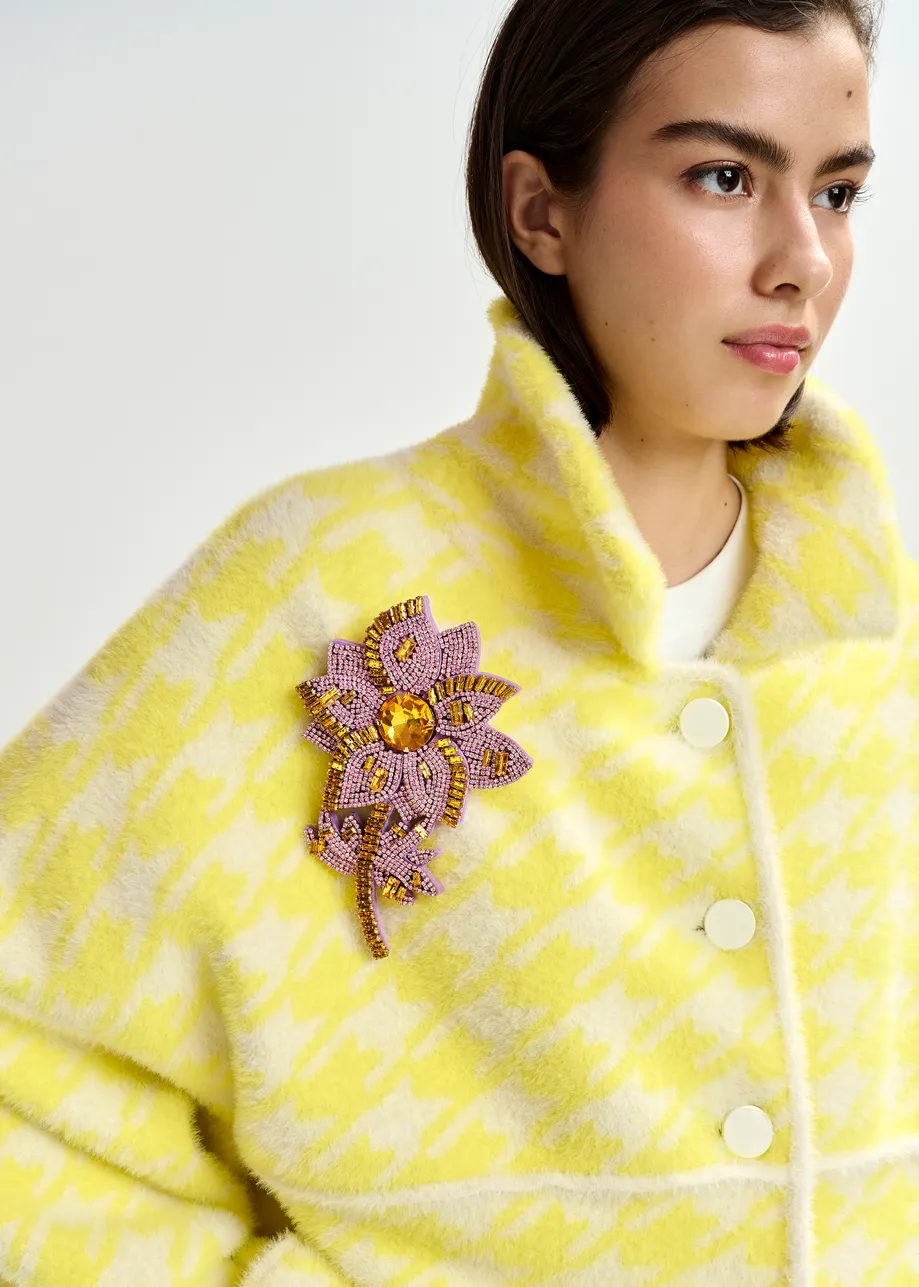 Paarse en gele bloemenbroche met stras