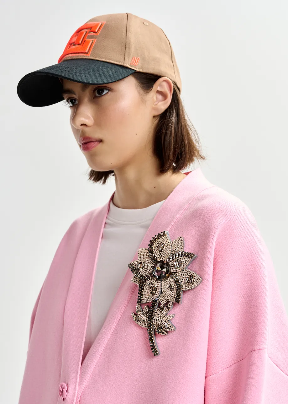 Grijze en zilveren bloemenbroche met stras