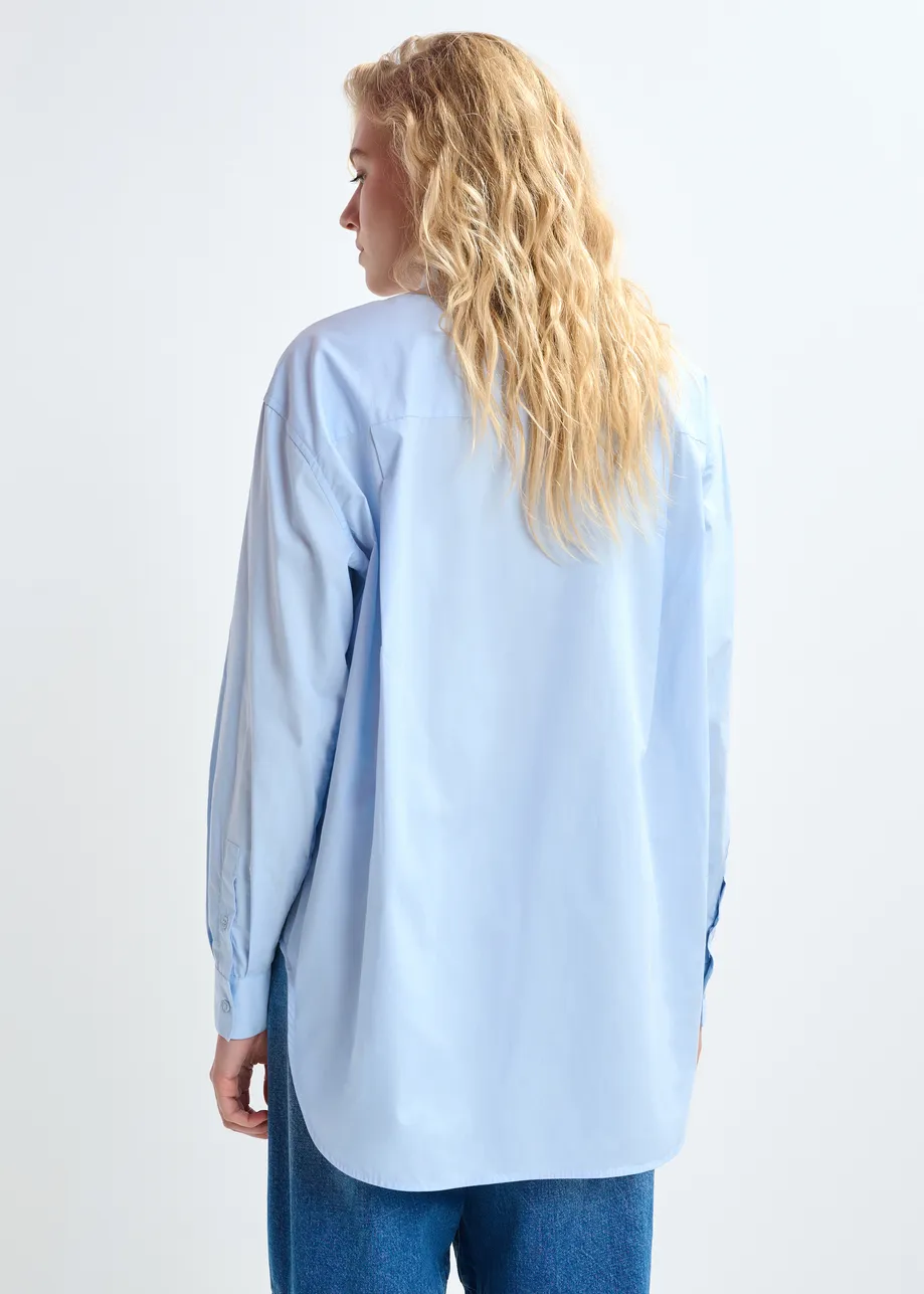 Camicia in cotone blu e rossa con papillon rimovibile