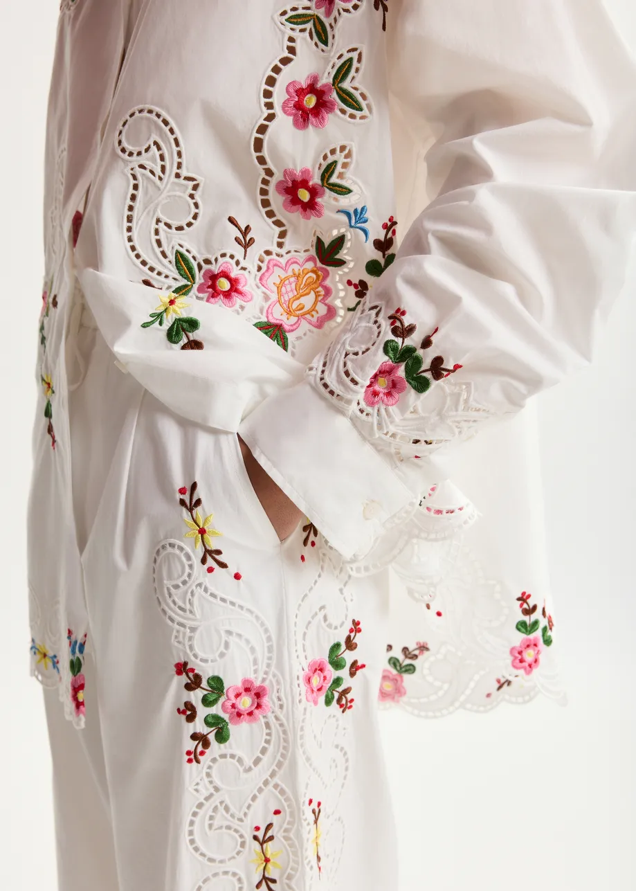 Weiße und mehrfarbige Baumwollhose mit weitem Bein und Blumenstickerei