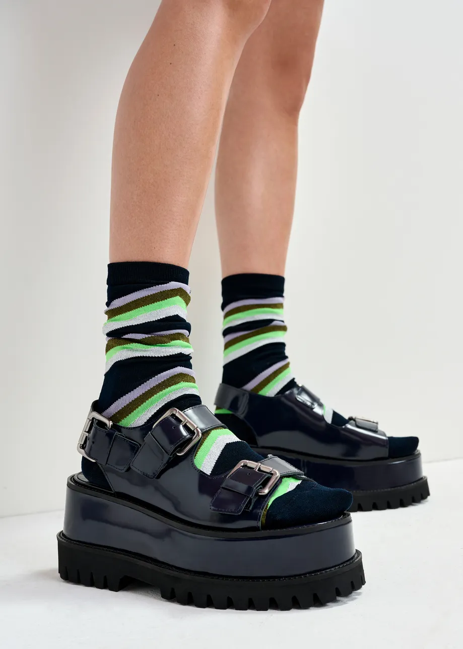 Zwarte chunky leren plateausandalen met gespdetails