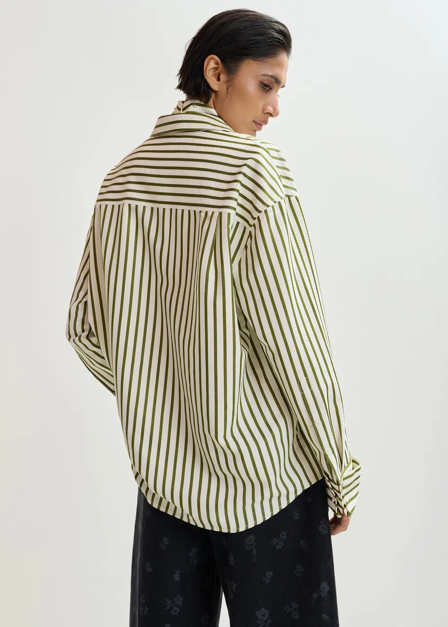 Gebroken wit en groen gestreept overhemd met plastron en stras