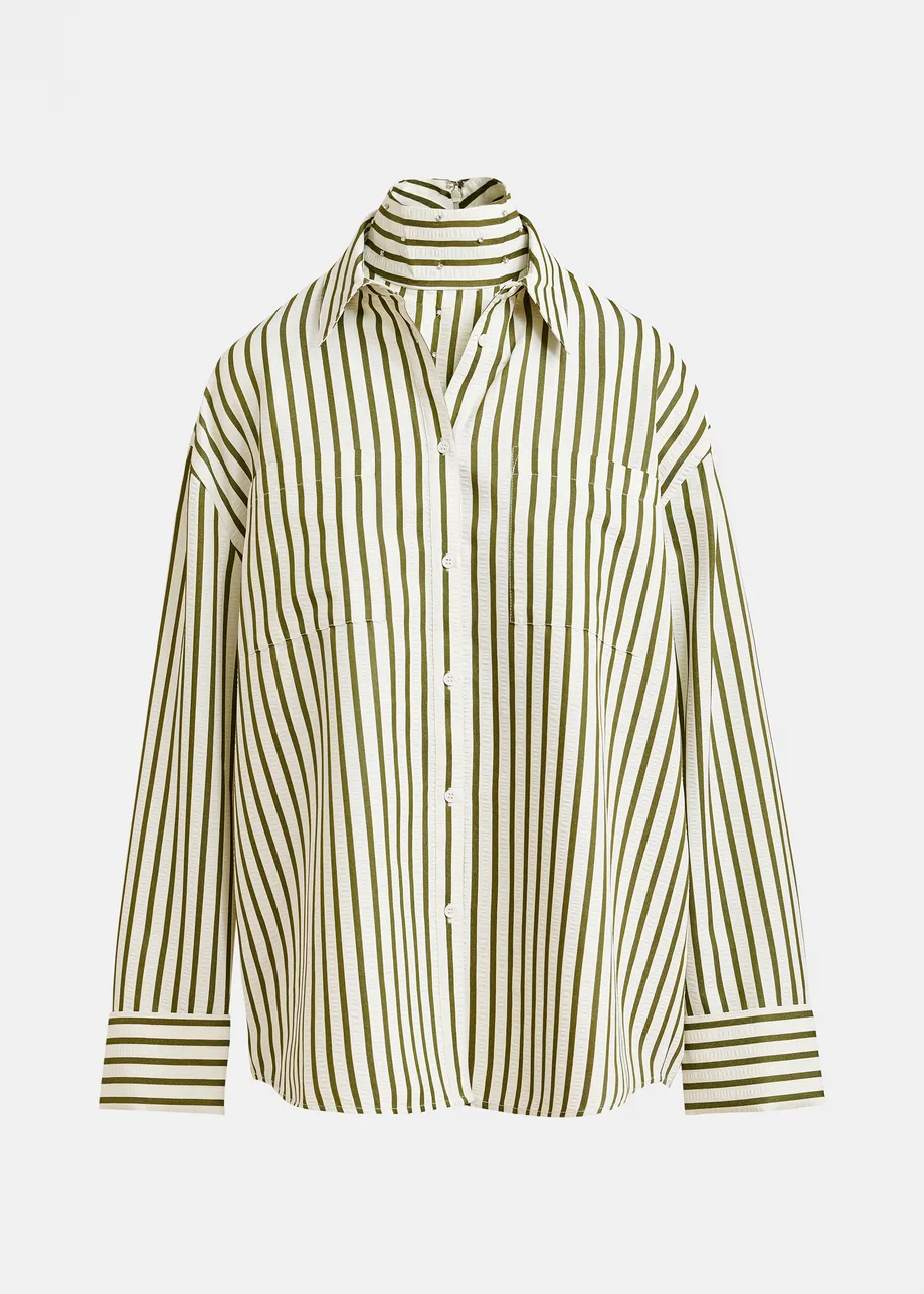 Gebroken wit en groen gestreept overhemd met plastron en stras