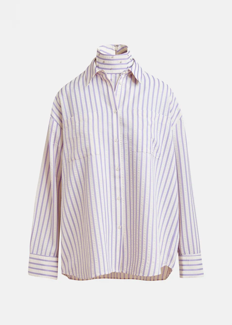 Paars en gebroken wit overhemd met plastron en stras