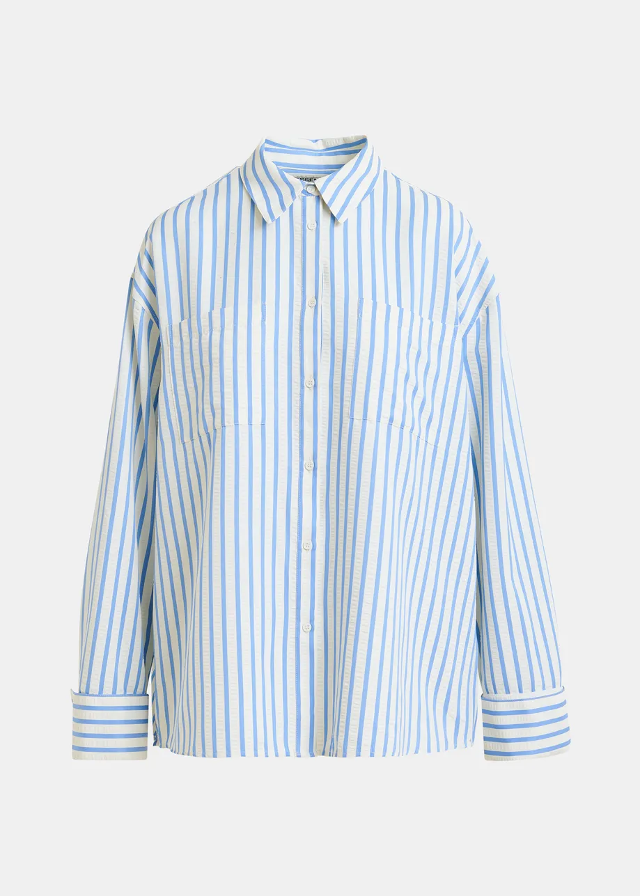 Lichtblauw en gebroken wit overhemd met plastron en stras