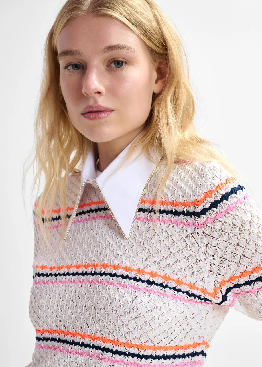 Gestreiftes Strick-Polohemd in Creme und Bunt mit Wabenmuster und abnehmbarem Kragen mit Strassverzierung