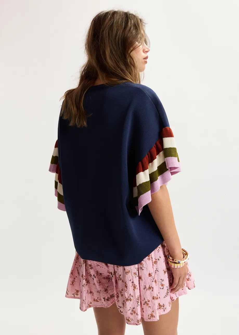 Dunkelblaues Strickoberteil mit mehrfarbig gestreiften Lagenärmeln 