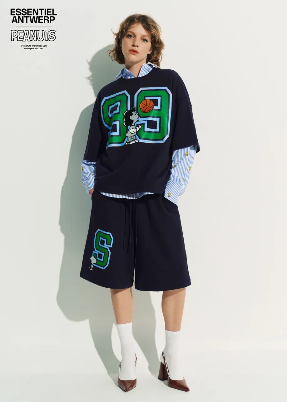 Marineblauwe Peanuts™ short van katoenmix met opgestikte letters