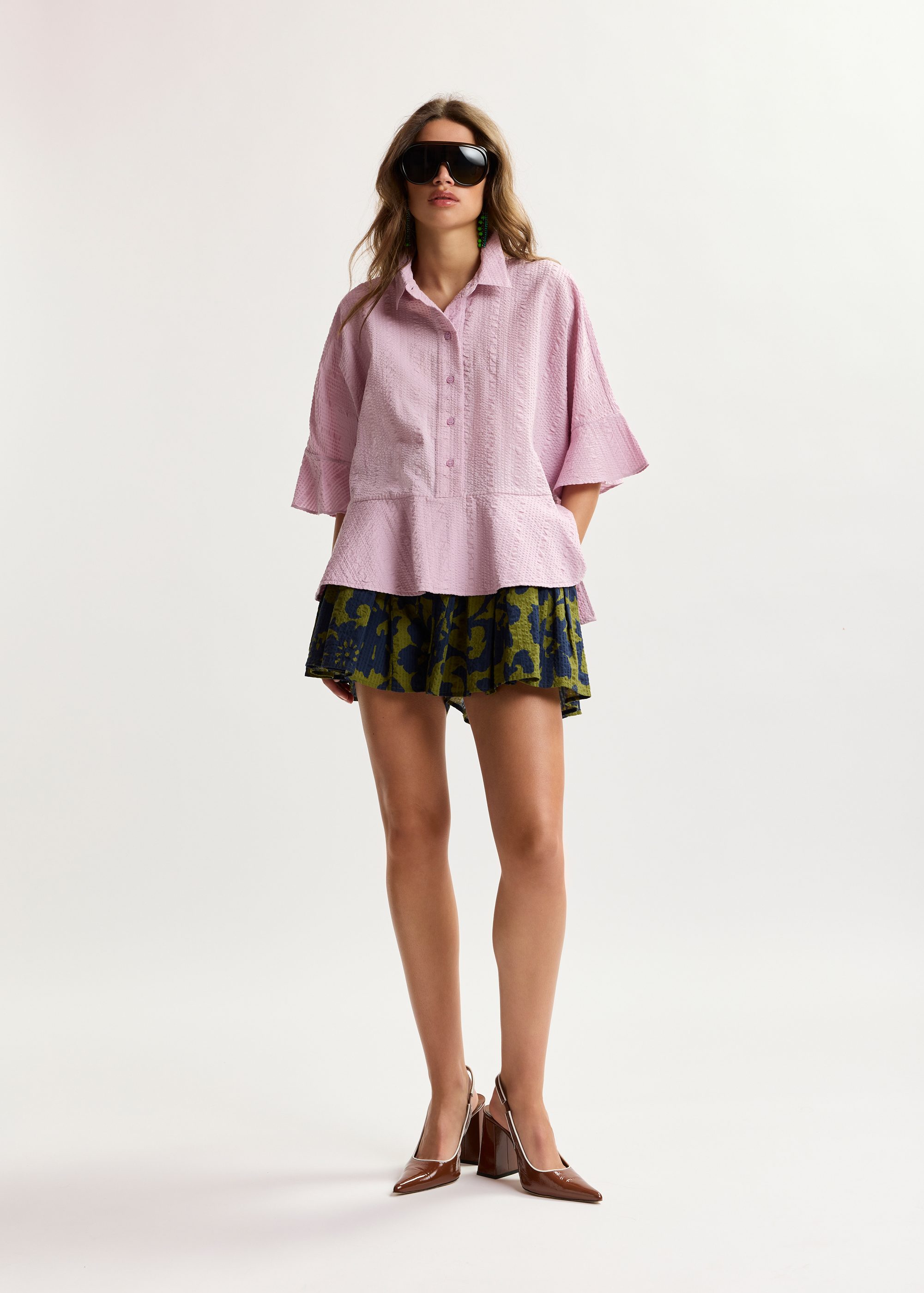 Light pink peplum cotton shirt with contrasting collar | Essentiel
