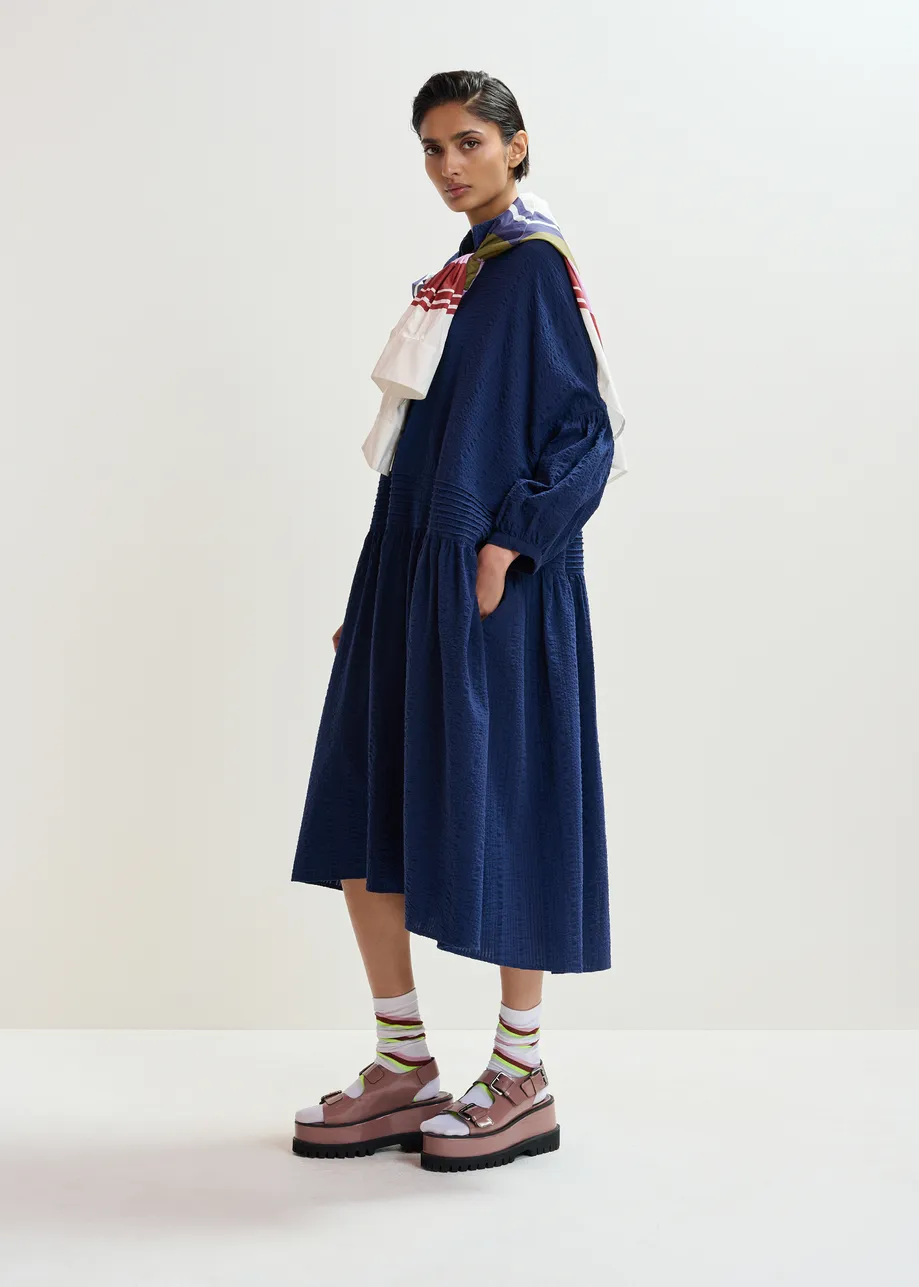 Abito chemisier blu scuro con vita a pieghe