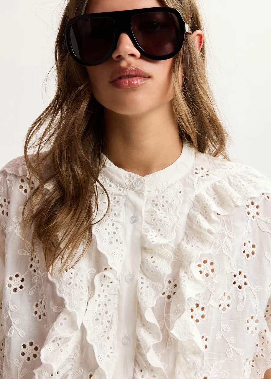 Witte blouse in broderie anglaise met volants