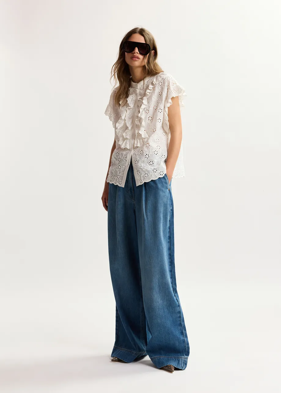 Witte blouse in broderie anglaise met volants